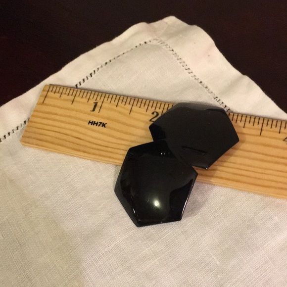 Vintage Black Metal Clip On Earrings - Picture 4 of 4